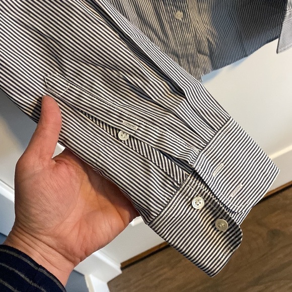 J Crew Women’s Boy Fit Vertical Stripe Classic Button Down Shirt EUC - Picture 5 of 9